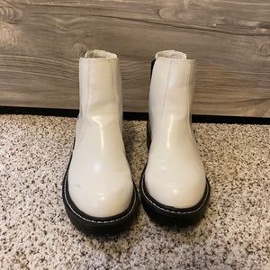 White faux leather Chelsea boots